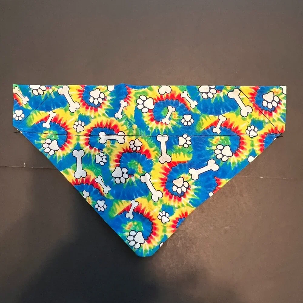 Dog/Cat Bandanas Over the Collar Bundle of 4‎ Small/Medium NWOT